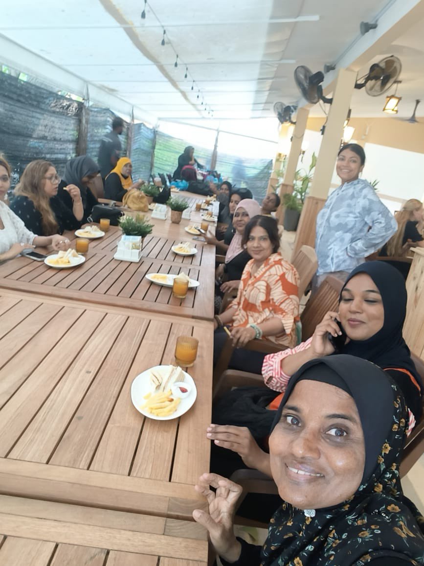އެމް.ޑީ.ޕީ 20 ވަނަ އަހަރީ ދުވަހާ ގުޅިގެން އަންހެނުންގެ ރޫހުގެ ފަރާތުން އެކުވެރިކަން ބަދަހި ކުރުމަށް ރޭވިފައިވާ ހިތާހިތުގެ ދަތުރުގެ ތެރެއިން. 
#MDP 
#AnhenungeRoohu