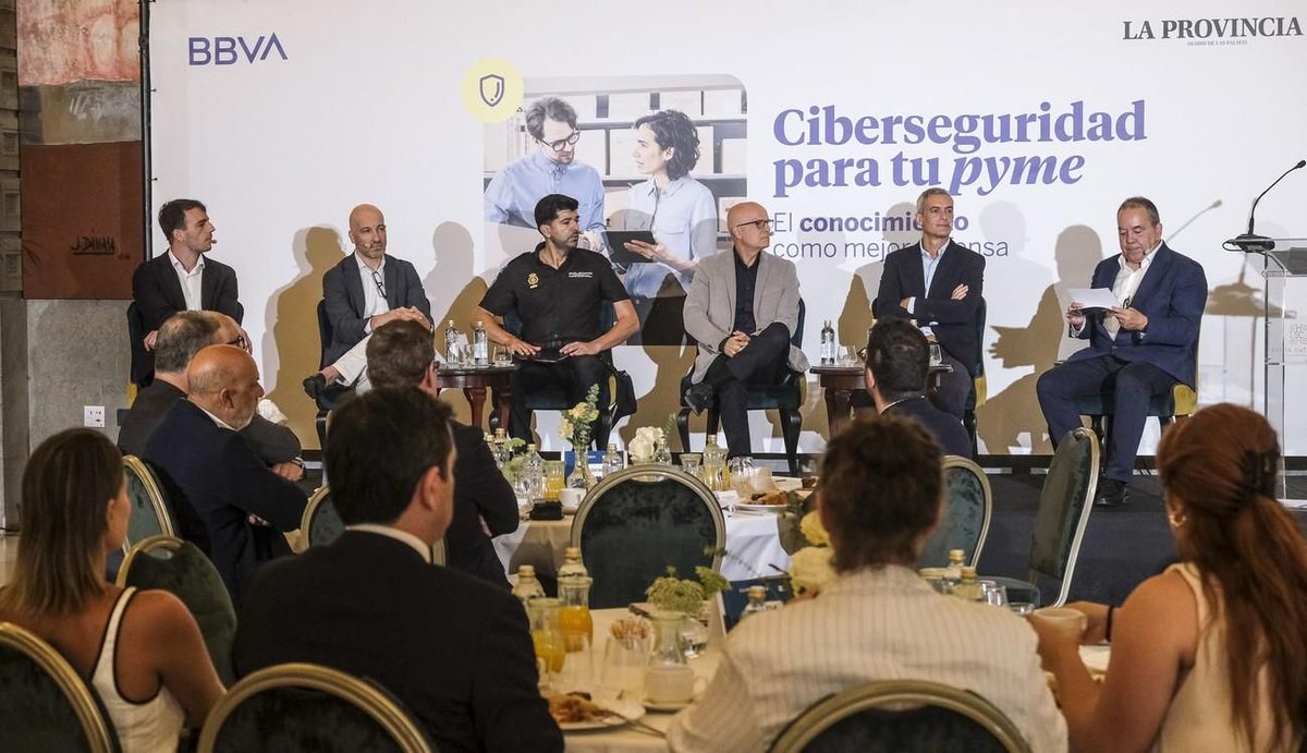 🔐We joined the BBVA Forum “𝐂𝐲𝐛𝐞𝐫𝐬𝐞𝐜𝐮𝐫𝐢𝐭𝐲 𝐟𝐨𝐫 𝐲𝐨𝐮𝐫 𝐒𝐌𝐄”, where Rubén Criado shared insights on how SMEs can stay protected in a complex digital world.
At #QCircle, we're already working on next-gen solutions to anticipate tomorrow’s cyber threats.