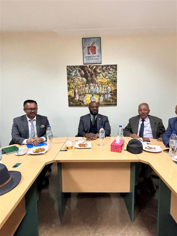 USEmbassyAddis's tweet image. Peace builds the foundation for progress. Ambassador Massinga visited Justice For All- Prison Fellowship Ethiopia (JFA-PFE) office, reaffirming U.S. commitment to strengthening Ethiopia’s justice sector and advancing conflict resolution efforts.