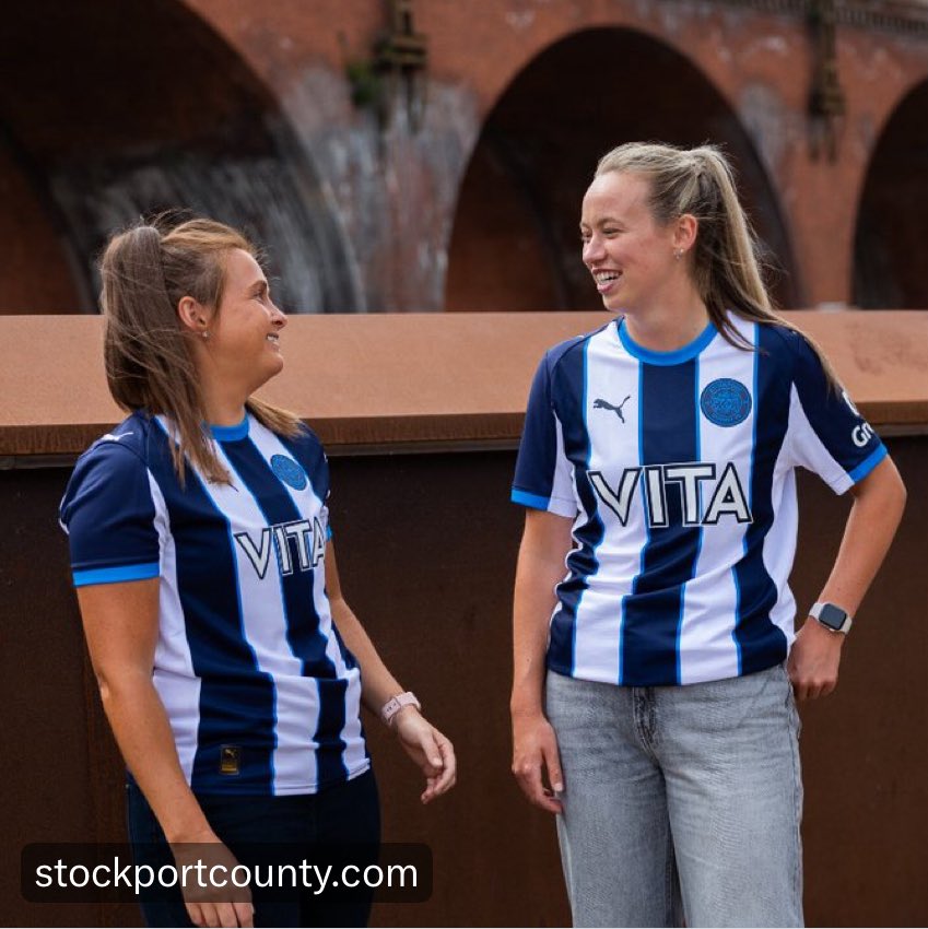 Nat and Jess representing the ladies 💙🤍🎩 See you Wednesday girls 🥰