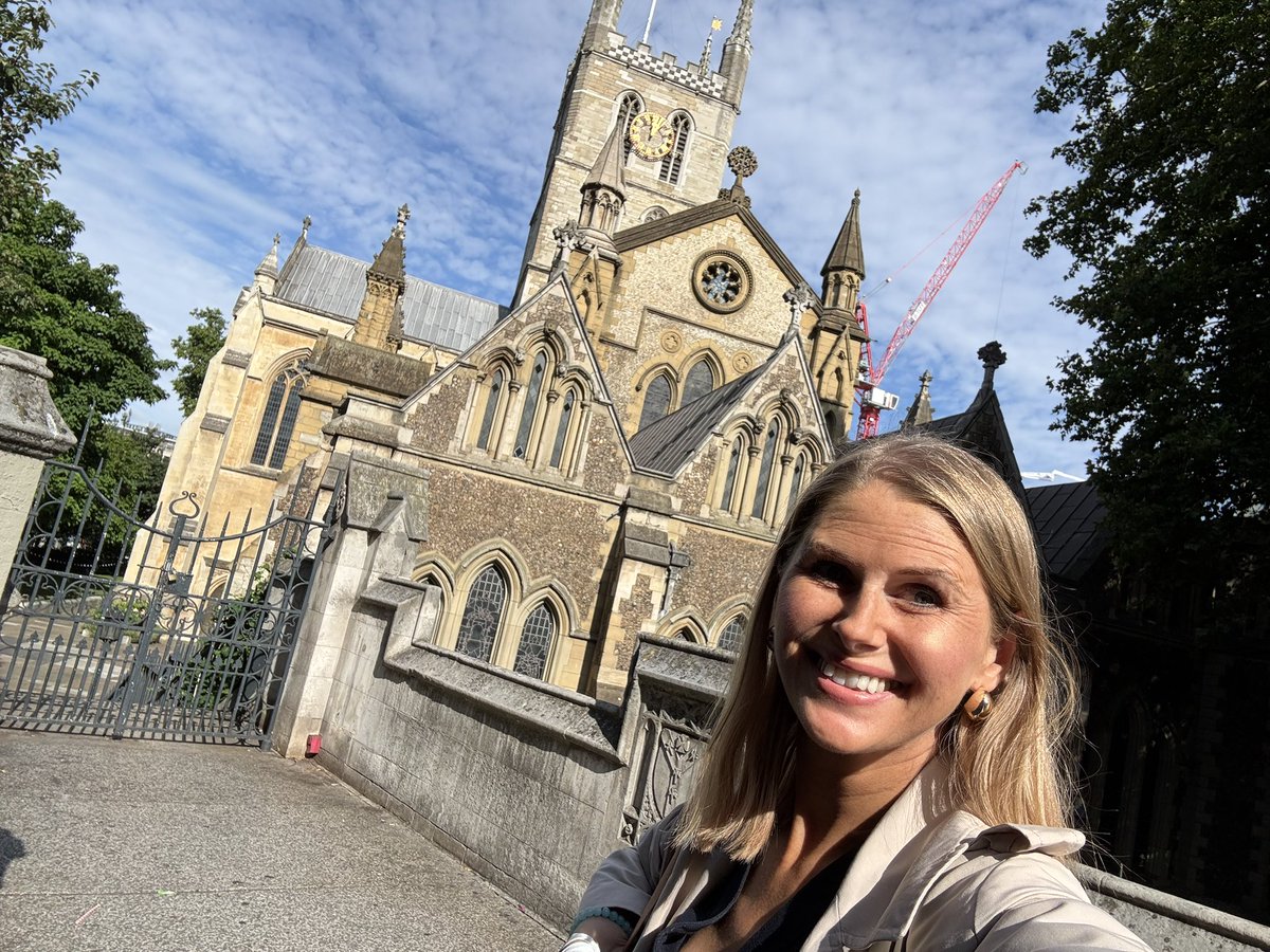 NicolaTallis's tweet image. Let’s go!!! @Southwarkcathed History Festival has begun! 🎉
@FellowsAuctions