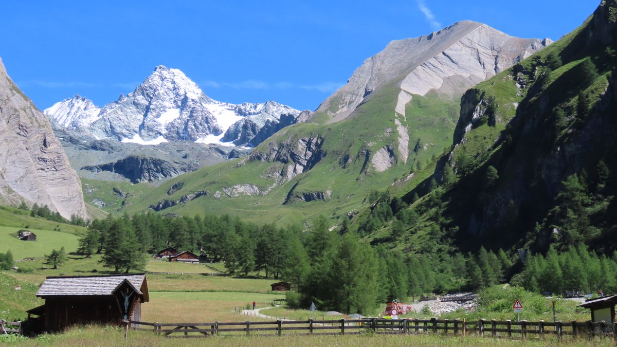 hansterbraak's tweet image. We zijn op 2000m aan de voet van de #Grossglockner.
Wat een plaatje vandaag :-) 
#Kals