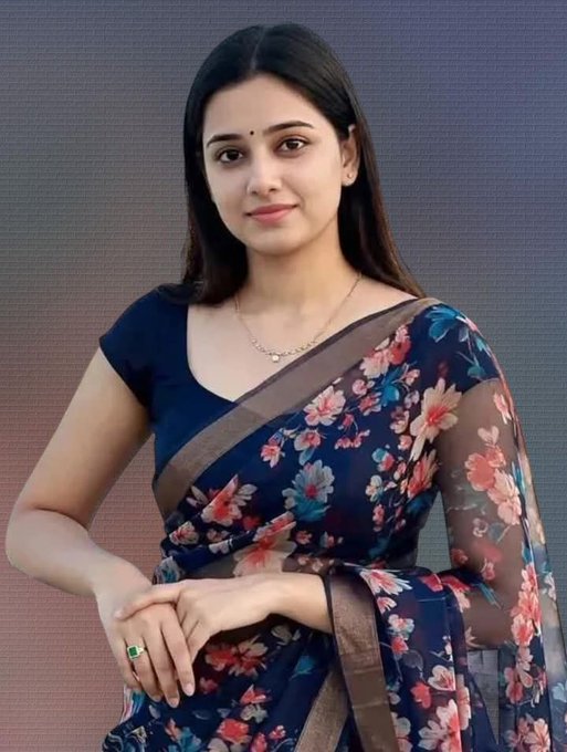 ज़िंदगी में टेंशन ही टेंशन है, 
फिर भी इन लबों पर मुस्कान है,
क्योंकि जीना जब हर हाल में है, 
तो मुस्कुराके के जीने में क्या नुकसान है...