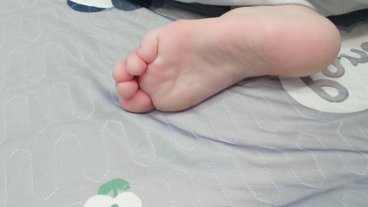 LoXianmeng's tweet photo. #jiojio #足控 #男孩子 https://t.co/lo3A47PB8Z