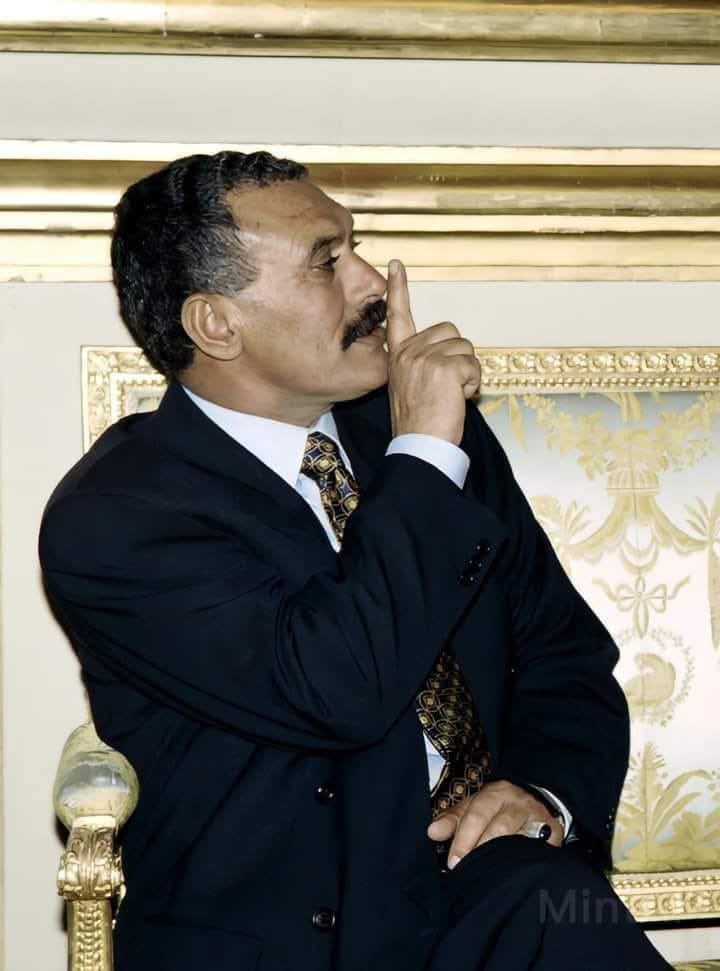 نحن كنا دولة وعلم وفخامة الاسم تكفي علي عبدالله صالح الحميري آخر ملوك التبابعة 🇾🇪✌🏻

ابو حـمـد يأخـر مـلـوك السـلاطين 
انا اشـهد ان اليـمن قـد مـات بعـده