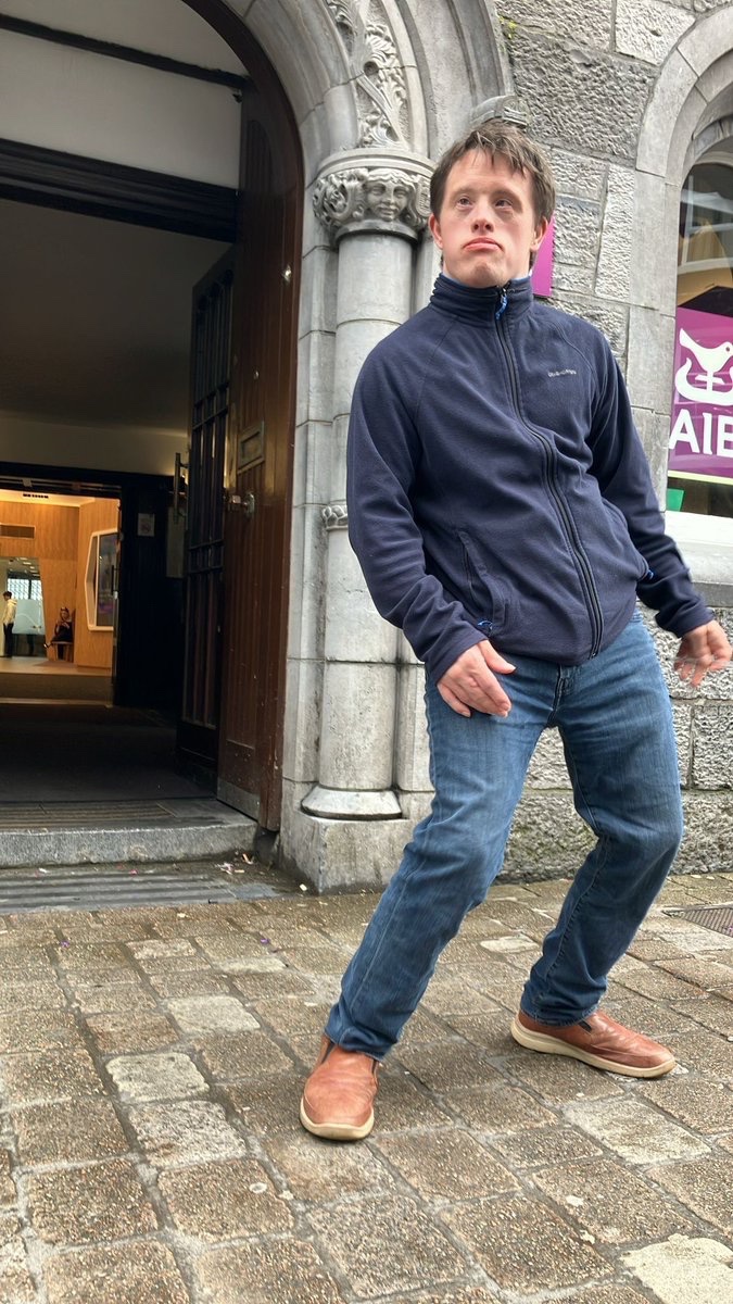 tommyjessop's tweet image. Wicked catching up with my incredible friend @fionnathan and #OscarWilde and having a quick boogie outside Lynch castle in #Galway yesterday