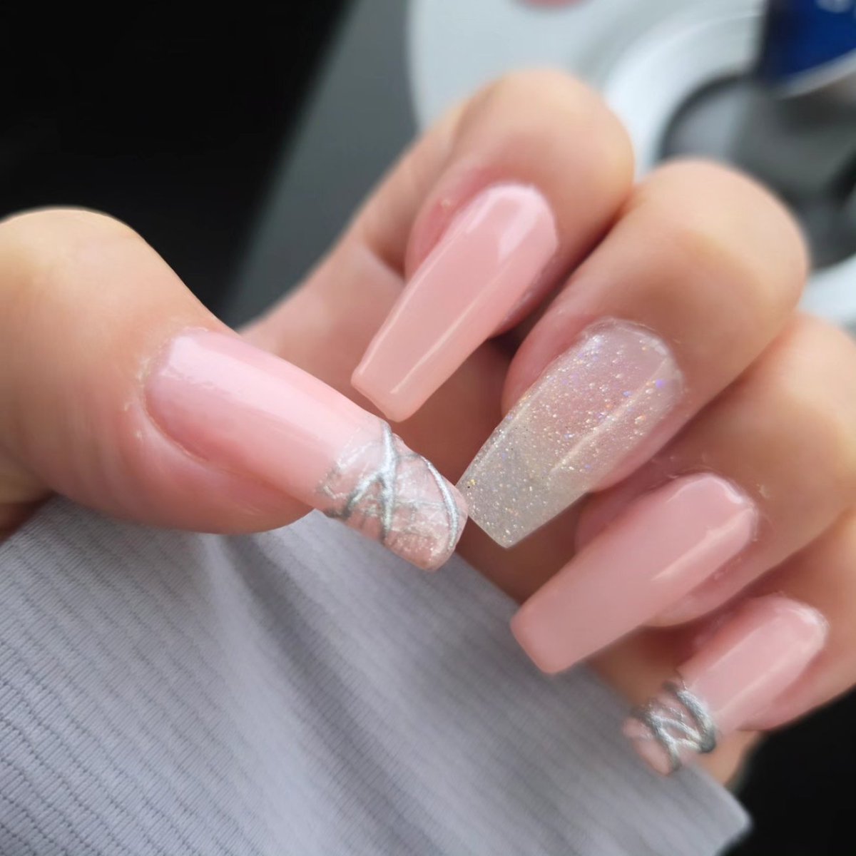 aimama590413's tweet photo. ネイルチェンジ💅
今回はシンプルに✨️
#セルフネイル https://t.co/Ugx4FncuLP