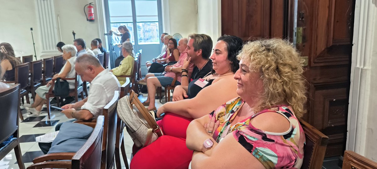 🔴 Avui som al #PleTGN de <a href="/TGNAjuntament/">Ajuntament de Tarragona</a>, donant suport a la moció presentada per <a href="/EnComuPodemTGN/">En Comú Podem Tarragona</a> i impulsada per la Junta de Personal de l’Hospital Joan XXIII.
➖Llits d’UCI tancats
➖Plantilles exhaustes
➖Drets vulnerats
📣 Calen solucions reals per una Sanitat Pública digna!