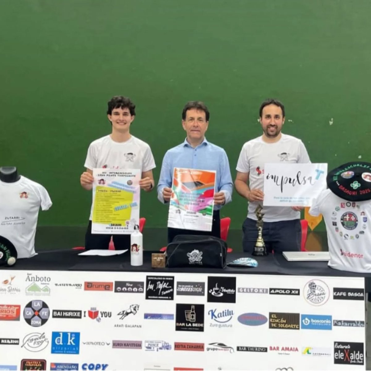 Federación ASEM (@federacion_asem) on Twitter photo 🎾 XII Torneo Interescuelas de Esku Pilota en Basauri
📅 18, 19 y 20 de julio
+150 pelotaris de 🇪🇸 y 🇲🇽
🎶 Música, electrocharanga, talos... y solidaridad 💙
A beneficio de <a href="/ImpulsaT_Lama2/">Asociación ImpulsaT</a>
#MueveteporlasENM #RedASEM #ImpulsaT #Solidaridad #EskuPilota #Basauri 🎾 XII Torneo Interescuelas de Esku Pilota en Basauri
📅 18, 19 y 20 de julio
+150 pelotaris de 🇪🇸 y 🇲🇽
🎶 Música, electrocharanga, talos... y solidaridad 💙
A beneficio de <a href="/ImpulsaT_Lama2/">Asociación ImpulsaT</a>
#MueveteporlasENM #RedASEM #ImpulsaT #Solidaridad #EskuPilota #Basauri
