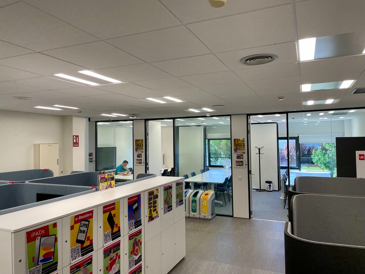 👷‍♀️La planta baja de la biblioteca del campus de Villaviciosa <a href="/UEuropea/">Universidad Europea</a> permanece cerrada por obras de mantenimiento.

👉Puedes acceder a la planta 1 a través del vestíbulo del edificio C, donde dispones de pods y puestos de estudio.