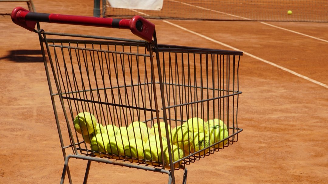 CruyffInstitute's tweet image. What’s included in the #SportStudyTrip in #Barcelona?
Visits to the @Circuitcat_eng and @CELaieta, complementing masterclasses with professionals from the sports industry.
A unique experience for future leaders in sport!
#EducatingLeaders