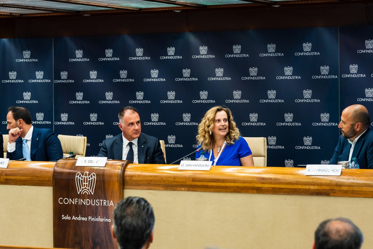 Innovazione, via ai tavoli tematici su trasferimento tecnologico. <a href="/Confindustria/">Confindustria</a> e #Crui rilanciano il dialogo strategico per un nuovo modello di collaborazione a sostegno della competitività nazionale ed europea
<a href="/unict_it/">Unict</a> #unict #unictmagazine
unictmagazine.unict.it/innovazione-ai…