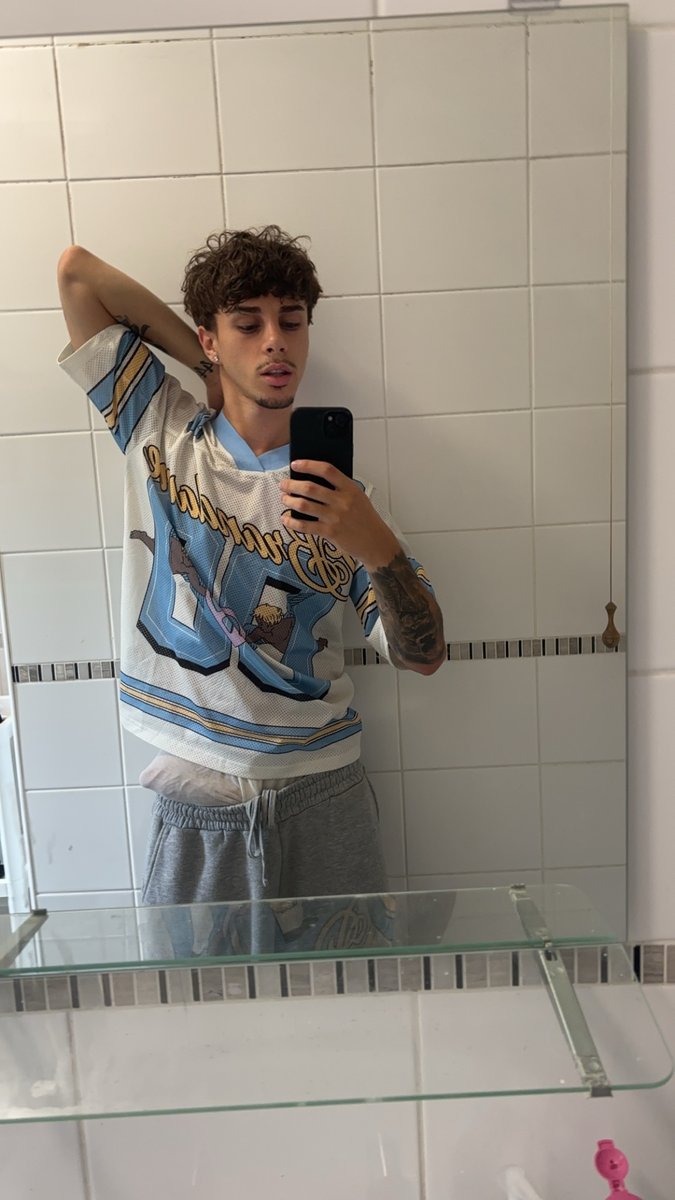 Your Daddyy tweet media
