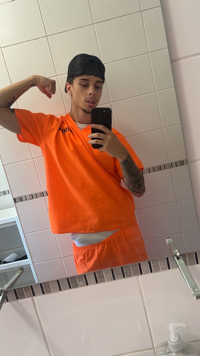 Your Daddyy tweet media