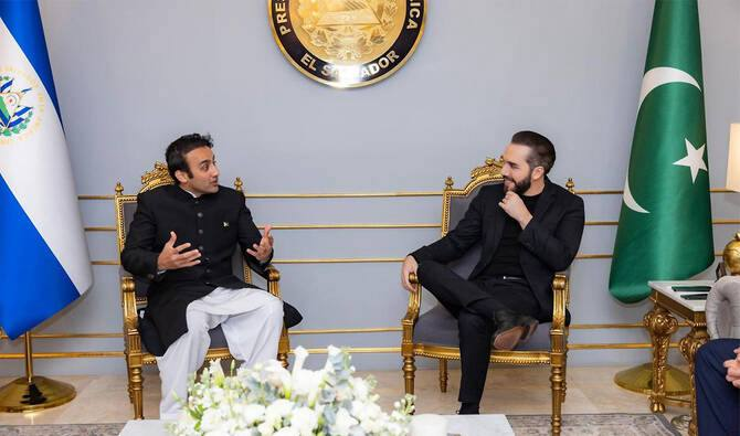 Pakistan is officially building crypto ties with El Salvador, the first country to make Bitcoin legal tender 🇵🇰🤝🇸🇻

Global adoption isn’t a dream anymore, it’s happening right now

Read more here 👇

cryptopolitan.com/pakistan-crypt…