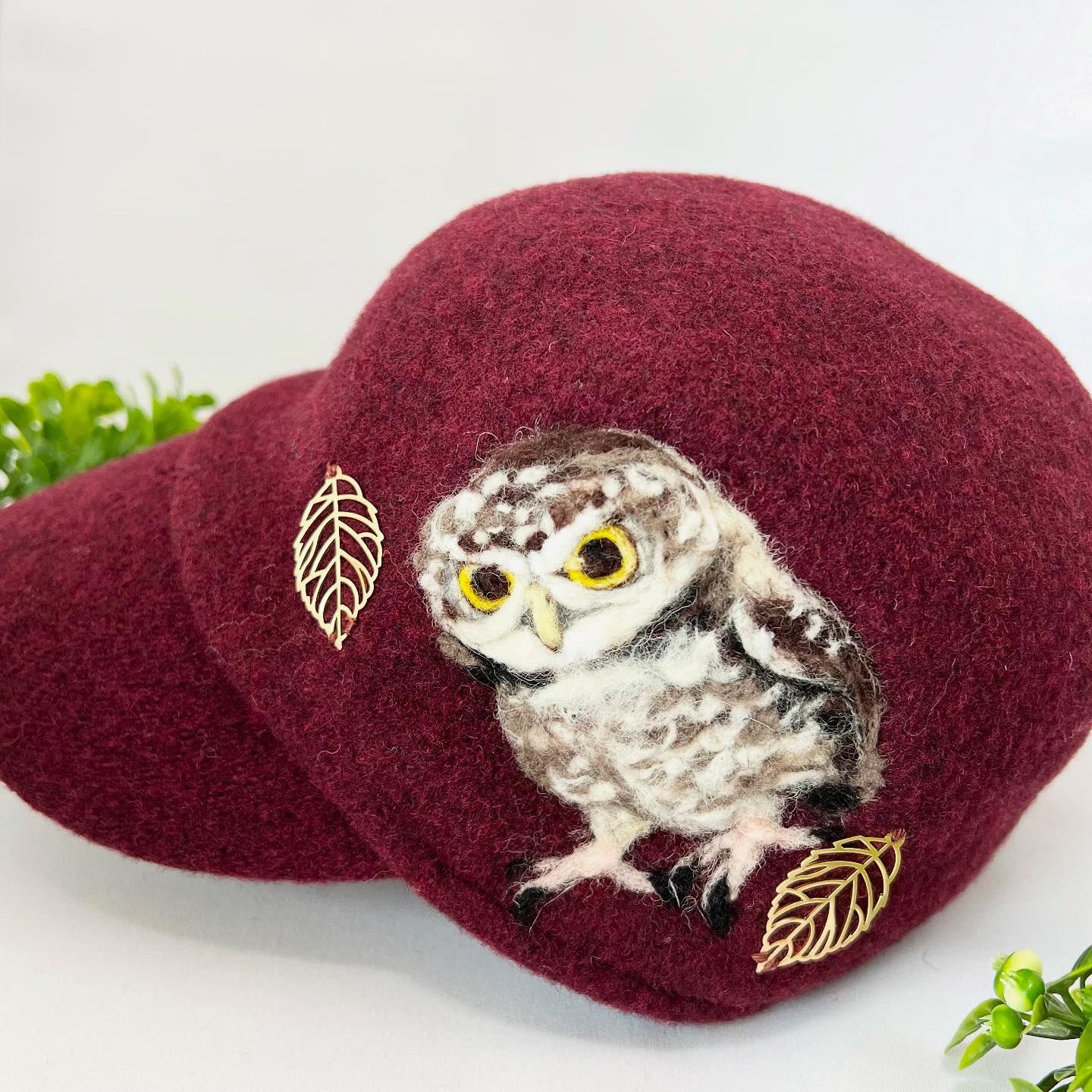 U羊の毛のアルファベットの刺繍の小さい漁師帽子の秋と冬の純粋な色の保温W U羊の毛のアルファベットの刺繍の小さい漁師帽子の秋と冬