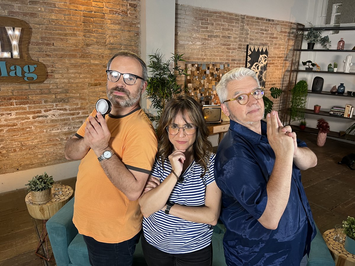 The Weekly Mag tweet media