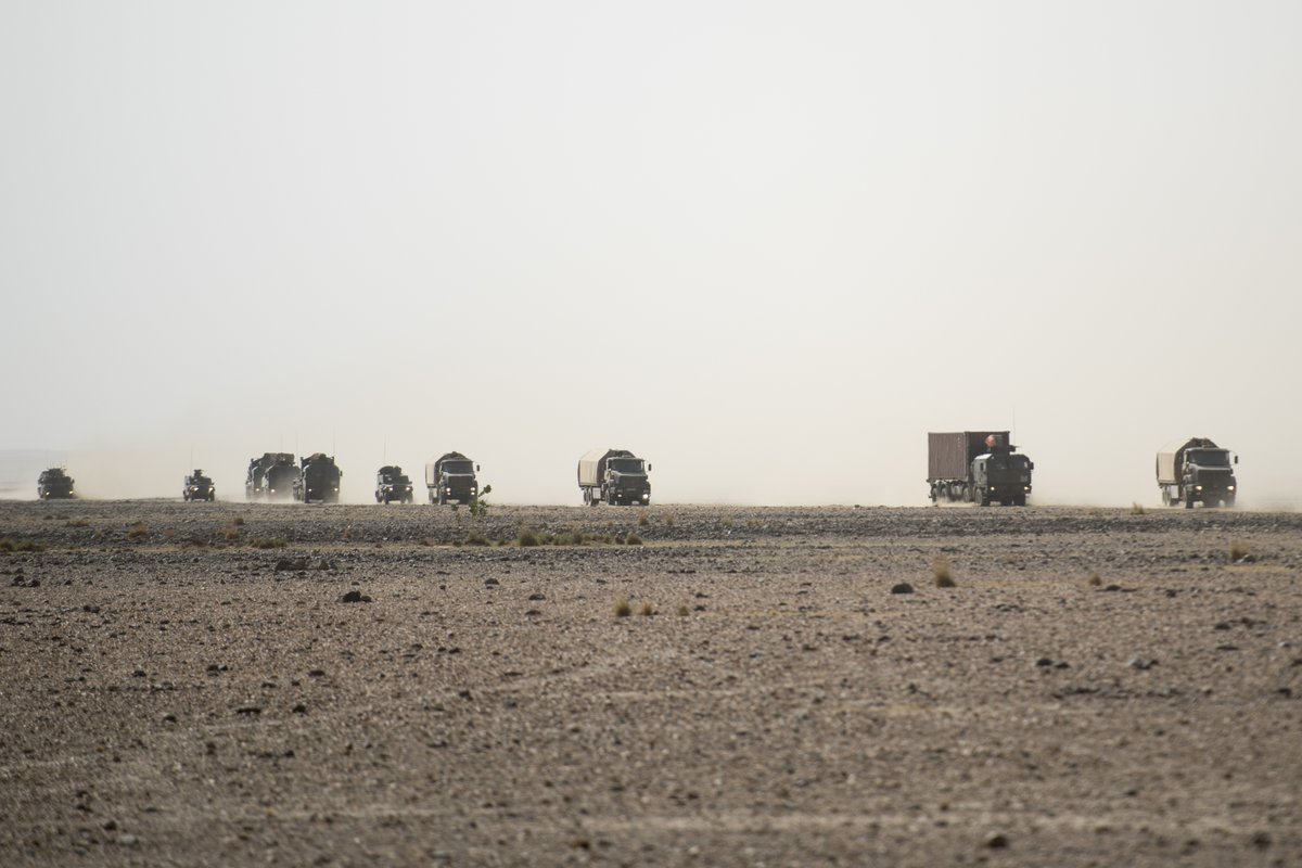 ecpa_d's tweet image. Le 24 juillet 2018 – Tessalit (Mali)
Une rame de véhicules évolue dans le désert lors du convoi Charente vers In Khalil.
Réf. : 2018_ECPAD_141_C_044_008
© Cyrielle Sicard/ECPAD/Défense
@Armees_Gouv