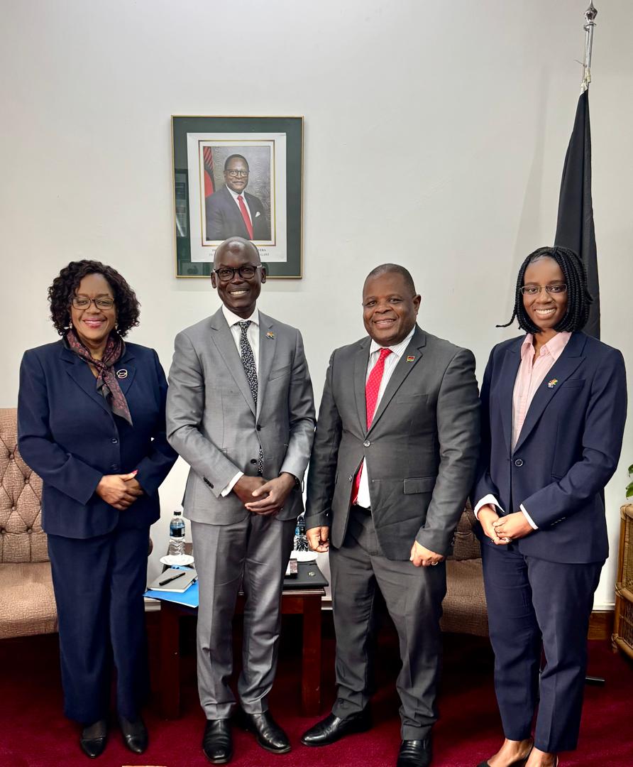 AusEmbZim's tweet image. Great discussions with @ForeignMalawi Secretary Dr Polepole about 🇦🇺🤝🇲🇼shared multilateral interests, including climate action, UN reform🇺🇳, peace🕊️ & security🔐& capacity building support🧑🏫to🇲🇼.