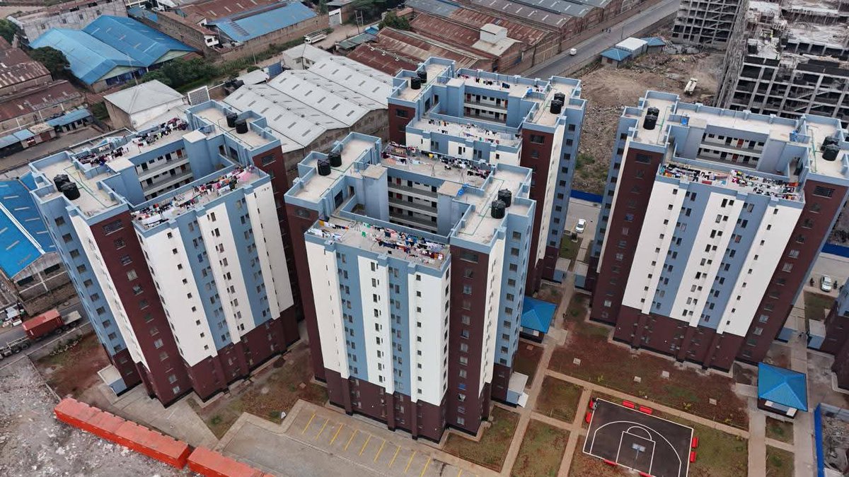 Why it's easy to trust President Ruto with the job of changing Kenya...

When Uhuru launched Affordable Housing and came up with a Levy to fund it...it was vehemently opposed by watu wa payroll...

Career activists went to court to stop the Affordable Program...

Uhuru then asked