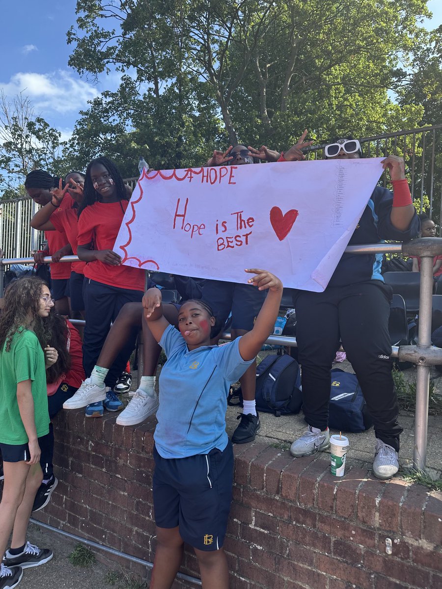 LaRetraiteSW12's tweet image. Having fun at Sports Day @TootingBecTrack #Love #Faith #Hope #Charity #Patience #Wisdom