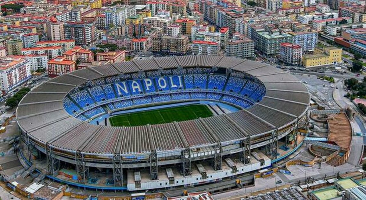 🚨 En Italie seul l’Allianz Stadium de Turin est aux normes pour accueillir l’Euro 2032 ! 🏟️ 

San Siro, l’Olimpico et le Maradona sont jugés trop vétustes…

(<a href="/lequipe/">L'Équipe</a>)