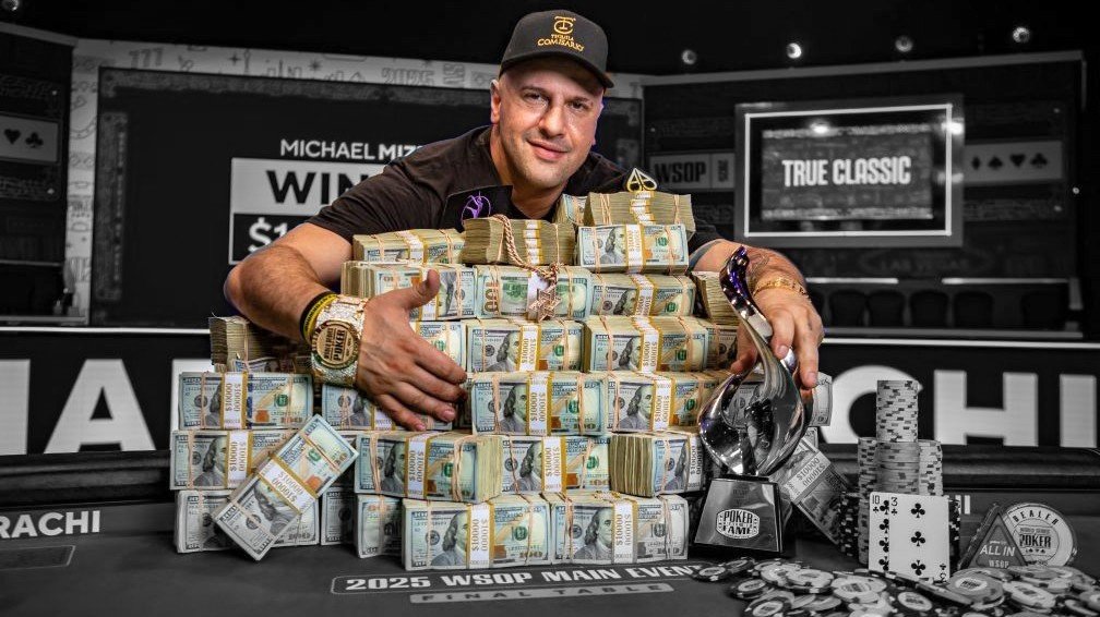 rogermoonCrypto's tweet image. If you're holding a big stack of $ANYONE in 2025, you probably feel like that guy, Michael Mizrachi, playing the #WSOP2025 main event. The odds are in your favor. Just keep grinding for that one goal: The ultimate jackpot. We're on the road to billions baby. 🤑
ANyONe is The One…