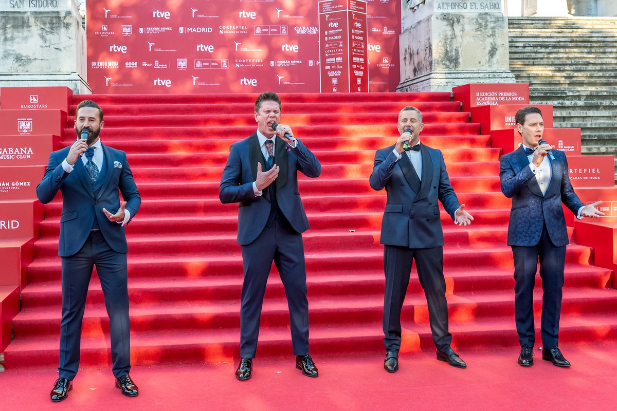 RTVE_Com's tweet image. Los #PremiosModaRTVE se consolidan en su II Edición con grandes nombres entre sus galardonados.

Los académicos han reconocido el trabajo de Teresa Helbig, Pedro del Hierro, Juan Vidal, Mans, Mango, Ecoalf, entre otras propuestas y proyectos.

rtve.es/n/16669296