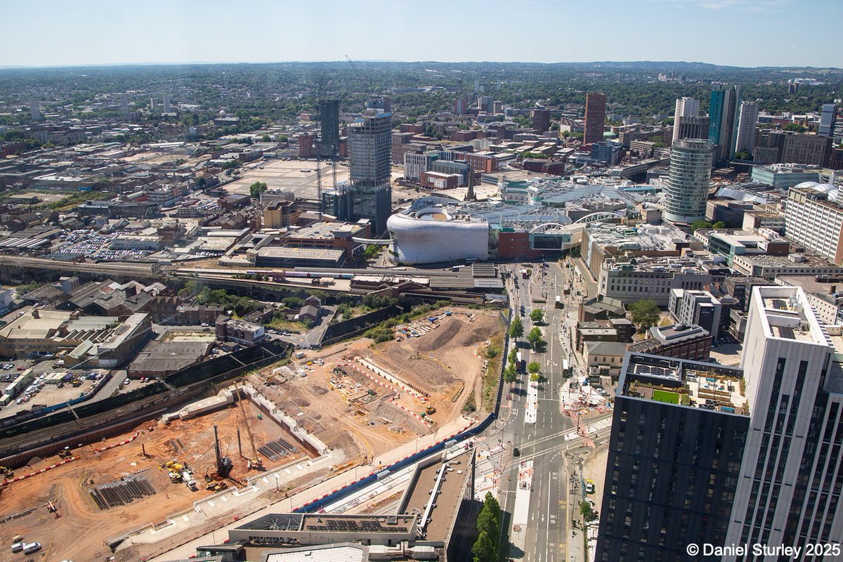 BuildsWeAre's tweet image. Superb views down on HS2 and Curzon Street Terminus from top of One Eastside. #LookUpBirmingham with a city on the move! Photos courtesy @Daniel_Sturley