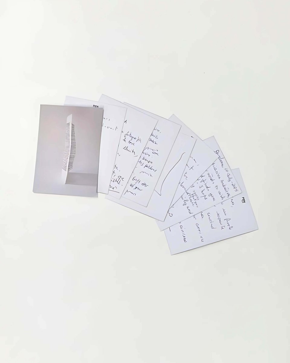 Aquestes són les primeres postals que enviarem a Katsiarina Andréieva, periodista i poeta bielorussa empresonada, membre d’honor del PEN Català.

Si li vols fer arribar el teu suport, demana una postal en algun dels actes del PEN Català o envia'ns el teu missatge per email.