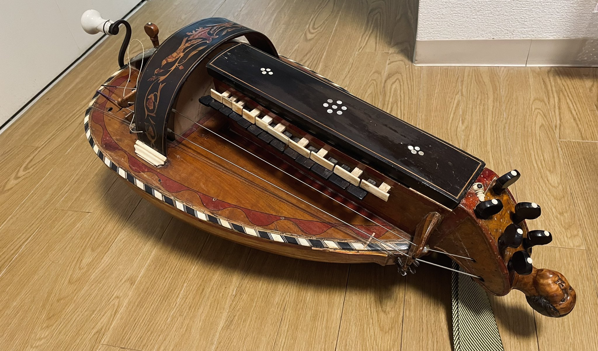 ハーディ・ガーディ hurdy gurdy ヨーロッパ　手作り古楽器 民族楽器 ハーディ・ガーディ hurdy gurdy ヨーロッパ 手作り古楽器 民族