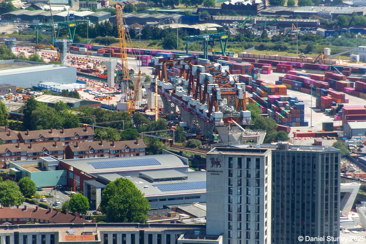 BuildsWeAre's tweet image. Superb views down on HS2 and Curzon Street Terminus from top of One Eastside. #LookUpBirmingham with a city on the move! Photos courtesy @Daniel_Sturley