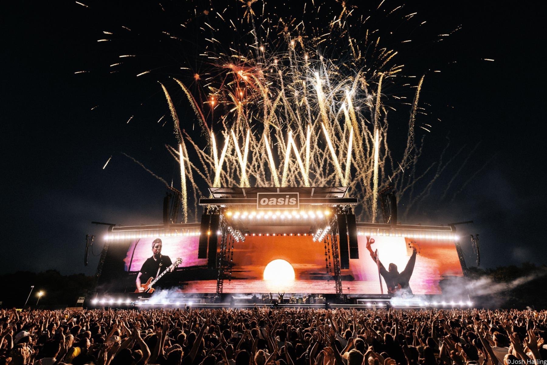 【祝復活】OASIS オアシス ツアーパンフレット Amazon.co.jp: Oasis Be Here Now Live'98 ジャパンツアー