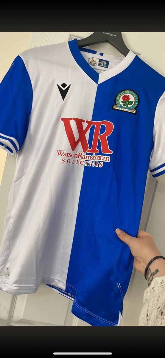 Hello! I’ve been sent a double order by the club, and I have a spare size small home shirt. - I want to give it away. 

Preferably looking for a family who maybe haven’t been able to afford one in a season or 2? 

I’m not local to Blackburn so it’ll be via post

Share please!