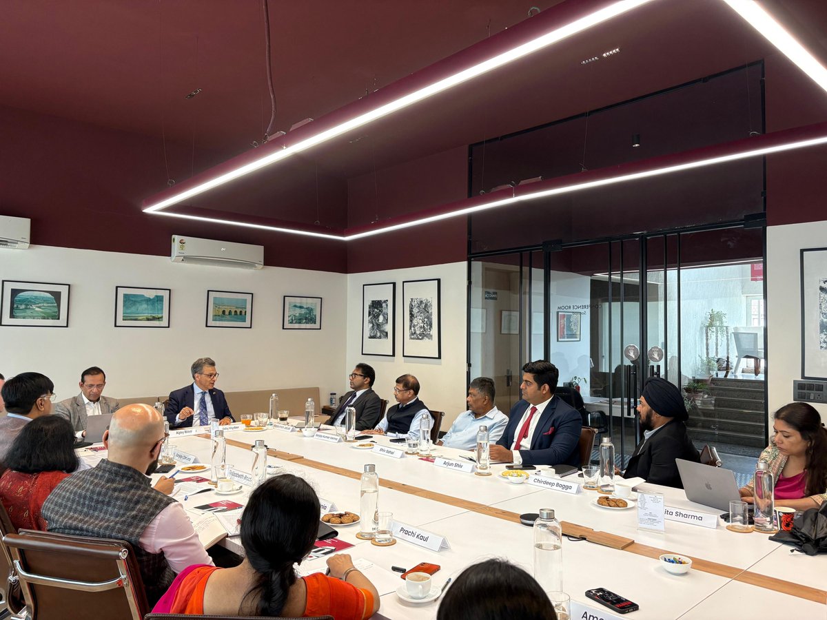 CSDR_India's tweet image. We were delighted to host @goldyhyder, President & CEO @BizCouncilofCan, for a discussion on revitalising the 🇮🇳🇨🇦 trade relationship, under our India-Canada Research Initiative led by @Ajaybis
Read our report, released earlier this year, to understand the potential of this…