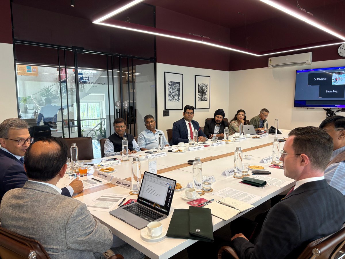 CSDR_India's tweet image. We were delighted to host @goldyhyder, President & CEO @BizCouncilofCan, for a discussion on revitalising the 🇮🇳🇨🇦 trade relationship, under our India-Canada Research Initiative led by @Ajaybis
Read our report, released earlier this year, to understand the potential of this…