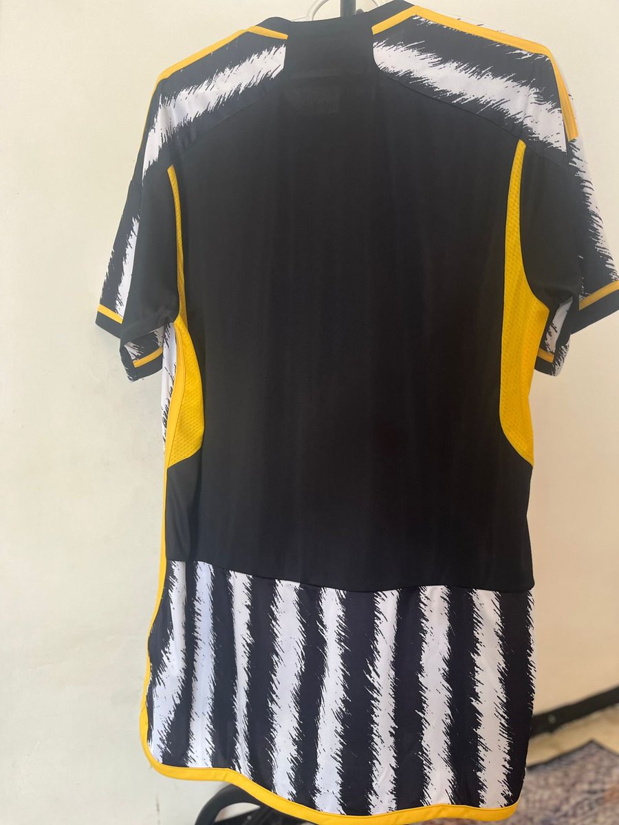 Juventus Home 2023/2024

Size XL 
IDR 699.000

BNWT

#jersey4sale #jersey #jerseyjuventus #jerseymalang #adidas #adidasindonesia