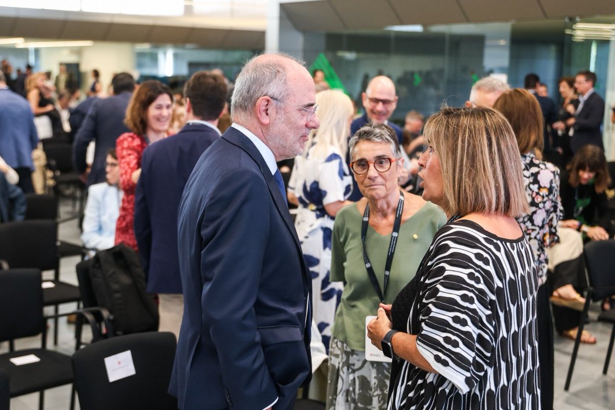 Unió Europea i Acció Exterior (@exteriorscat) on Twitter photo 📌 El conseller <a href="/jduch/">Jaume Duch</a> ha participat en les III Jornades Directives del <a href="/govern/">Govern de Catalunya</a>.
✅ La trobada ha permès fer balanç de la feina feta en gairebé un any de legislatura i repassar els grans objectius de l'administració per tal d'oferir els millors serveis públics a la ciutadania. 📌 El conseller <a href="/jduch/">Jaume Duch</a> ha participat en les III Jornades Directives del <a href="/govern/">Govern de Catalunya</a>.
✅ La trobada ha permès fer balanç de la feina feta en gairebé un any de legislatura i repassar els grans objectius de l'administració per tal d'oferir els millors serveis públics a la ciutadania.
