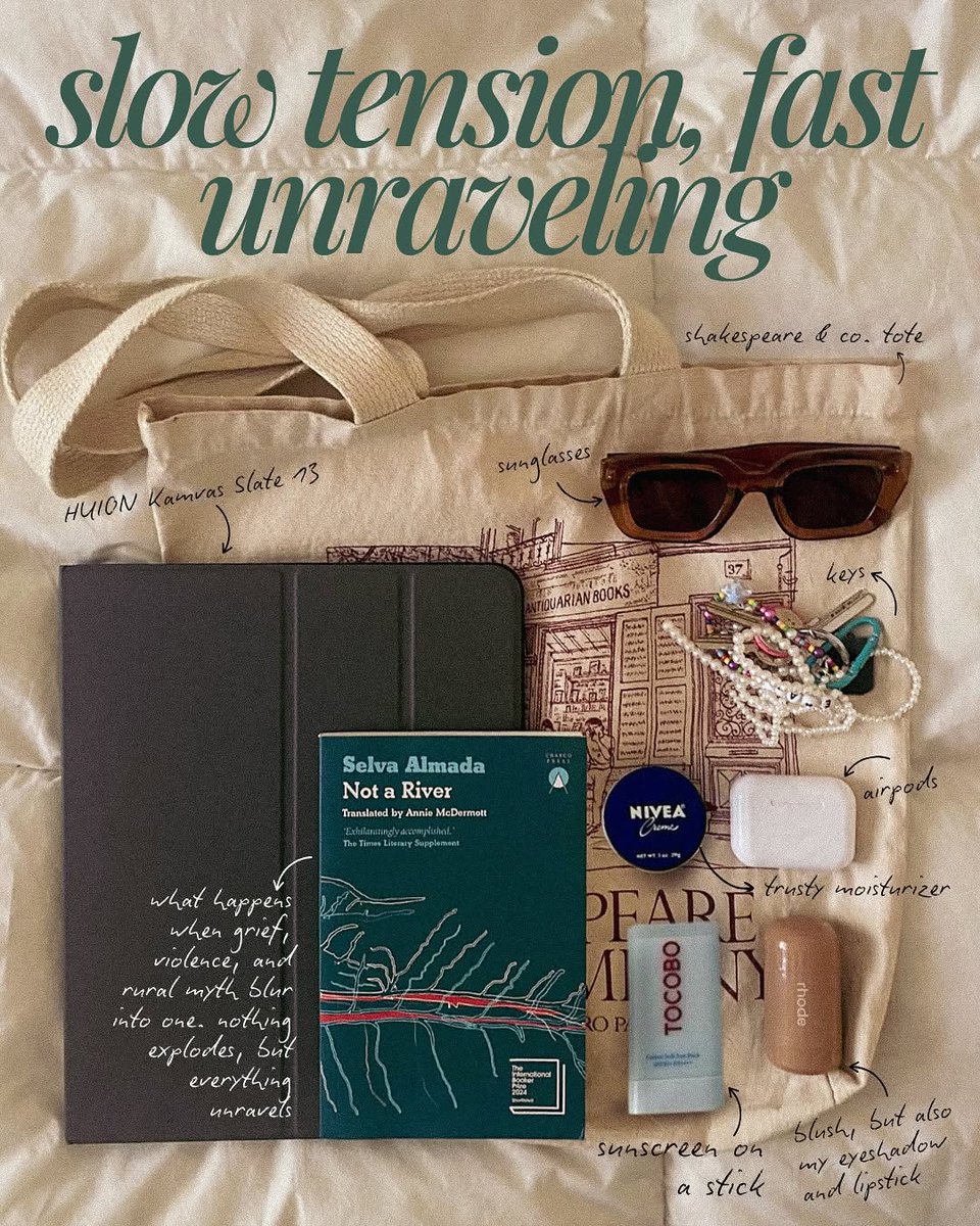 #HuionFeature
¿QUÉ HAY EN MI BOLSA? — edición, recomendaciones de libros. Kamvas Slate también es tu compañera portátil de lectura. 📖

🎨Artista: @ananascanread
🖥Dispositivo:#kamvasslate13
📌Enlace para más info: is.gd/D4KOCY

#huion #huiontableta #teamhuion