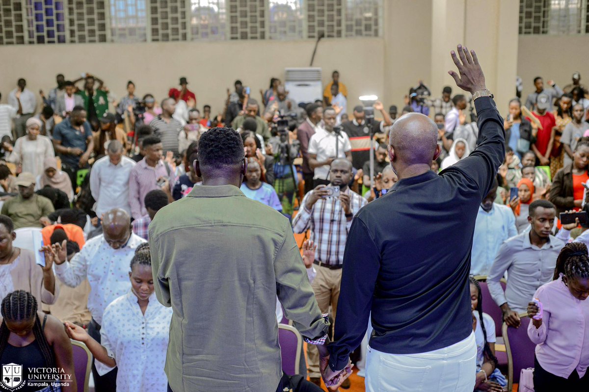 isaacBakashaba2's tweet image. We were honored to welcome the sensational Singer/Pastor @WilsonBugembe to Victoria University ahead of his highly anticipated #20YearsMusicConcert at Serena hotel which @VUKampala is a proud sponsor.
We’re celebrating 2 decades of his impact in music.
@ReachDrMuganga @vuproug