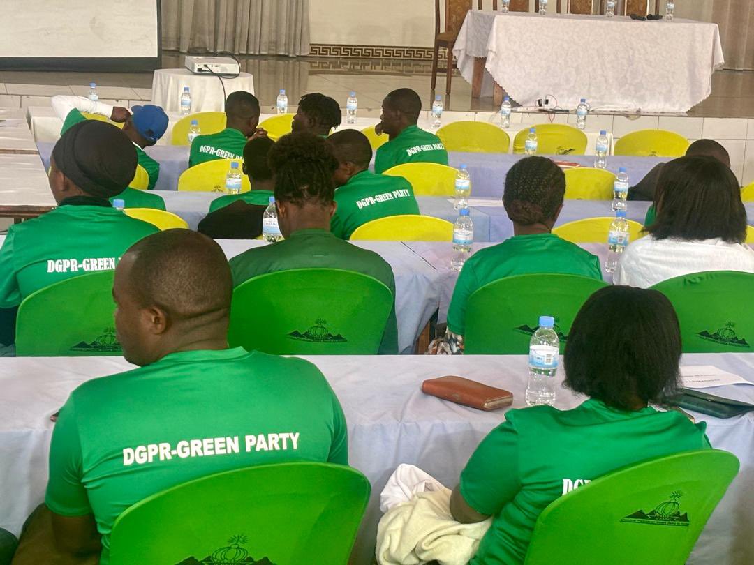 Abarwanashyaka b’Ishyaka riharanira Demokarasi no kurengera ibidukikije mu Rwanda,  <a href="/DemGreenPartyRw/">Democratic Green Party of Rwanda 🇷🇼</a>, bari mu Nteko Rusange y’ishyaka muri <a href="/RwandaNorth/">Northern Province/ Rwanda</a>.

Iyi nteko iri kubera muri <a href="/MusanzeDistrict/">Musanze District</a> yitabiriwe na Perezida w'Ishyaka <a href="/Drfrankhabineza/">Dr.Frank Habineza</a>