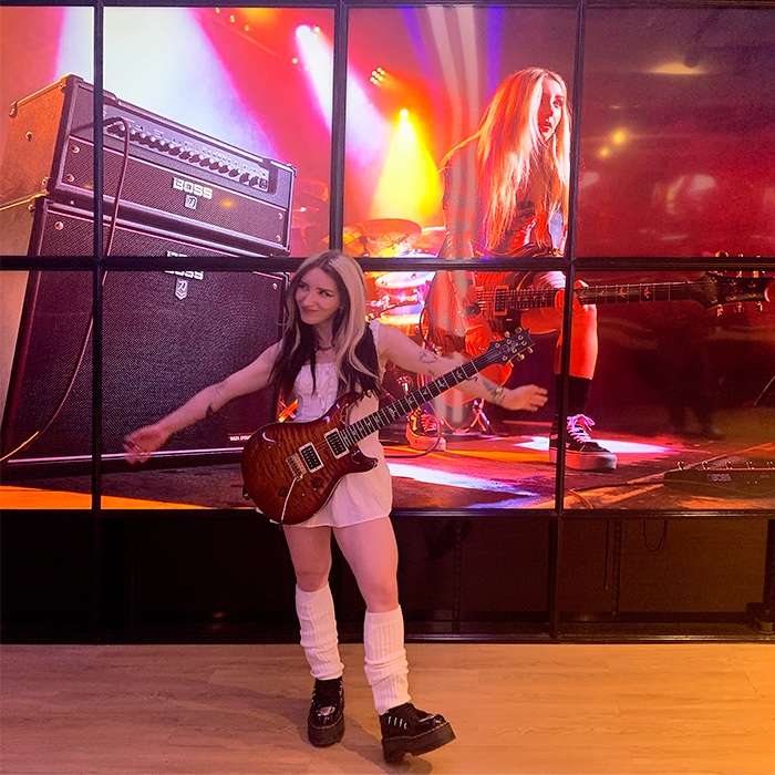 x_pedal's tweet image. Sophie Burrell x Boss Katana Tone Crafting Masterclass at the Roland Denmark Street Store - guitarpedalx.com/news/gpx-blog/… @bossinfoglobal @rolandglobal @sophieburrell1 #bosskatana #bosskatnagen3 #katanatonecrafting #bossmasterclass. #sophieburrell #rolandlondonstore #katanamps