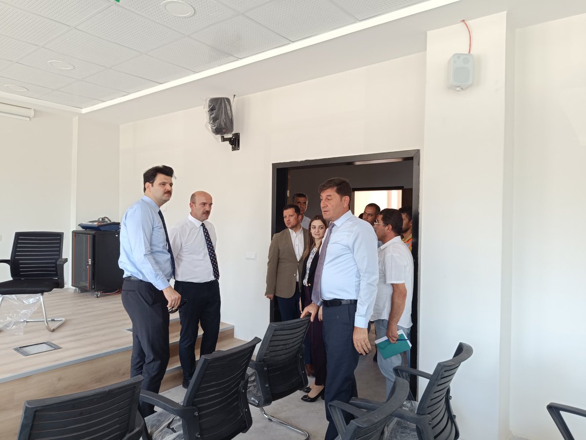 Vali Yardımcılarımız Sayın Hasan Kurt, Sayın Büşra Uçar Koyun, Sayın İbrahim Engin Şenay ve Artuklu Kaymakamı Sayın Muhammet Öztabak ile İl Müdürümüz Sayın Ali Eyyüpkoca, yapımı biten Yunus Emre İlkokulunda incelemelerde bulundu.
<a href="/Yusuf__Tekin/">Yusuf Tekin</a>
<a href="/tuncay_akkoyun/">Tuncay Akkoyun</a>
<a href="/ali_eyyupkoca/">Ali Eyyupkoca</a>