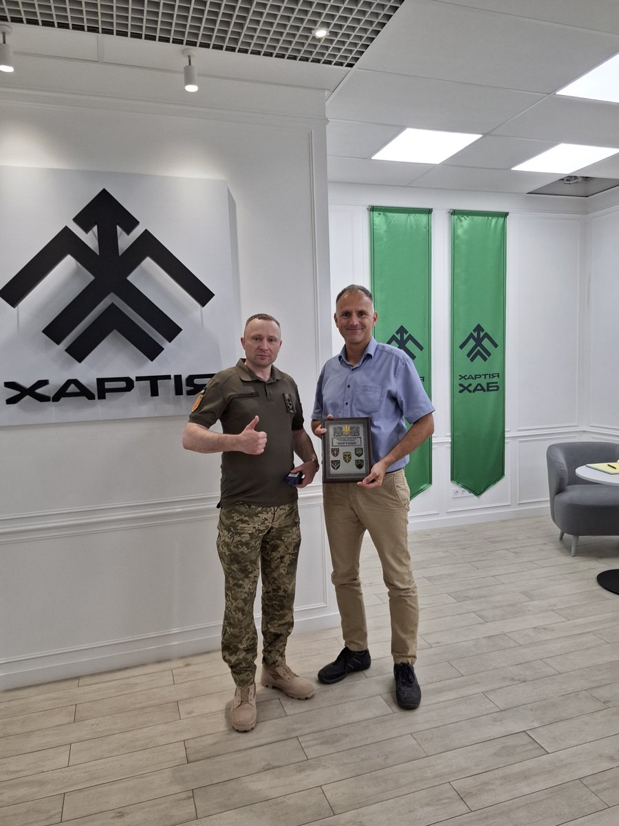 EUDefenceAgency's tweet image. Chief Executive trip to Ukraine continued on Wednesday and Thursday. He visited defence production sites, military facilities & an operational command post in eastern Ukraine 🇺🇦
He also met with Maj Gen Drapatyi, Commander of Ukraine’s Joint Forces.
➡️ eda.europa.eu/news-and-event…