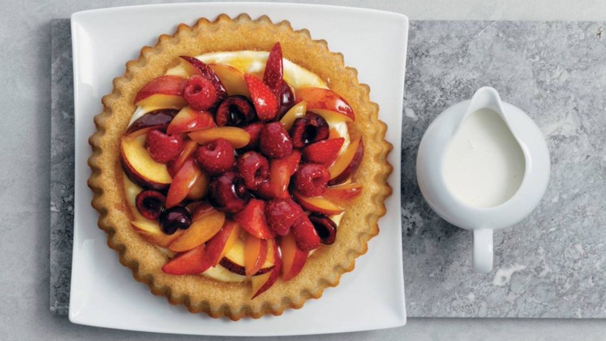 Paso a paso para esta tarta de frutas ideal para compartir con los tuyos. Gracias al programa "Turbo" a 160 °C de los hornos AEG, bastan 35 min para obtener una base deliciosa. ¿Te atreves con ella?🍏 🍑🍓

La receta: aeg.com.es/local/recipes/…

<a href="/cacocinas/">Cacocinas</a> #recetaverano