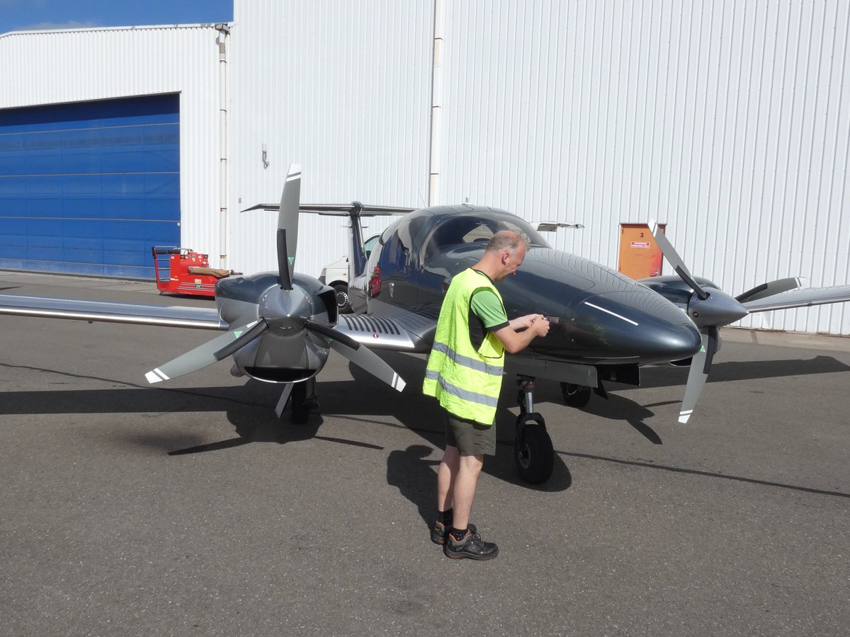 Sinds een paar maanden is Thijs onze nieuwe CAMO-inspecteur. Meer weten over ARC-inspecties? Of over het uitbesteden van al uw technische vliegtuigzorgen aan onze CAMO BonAir Aircraft Management?
=> info@amnetherlands.nl