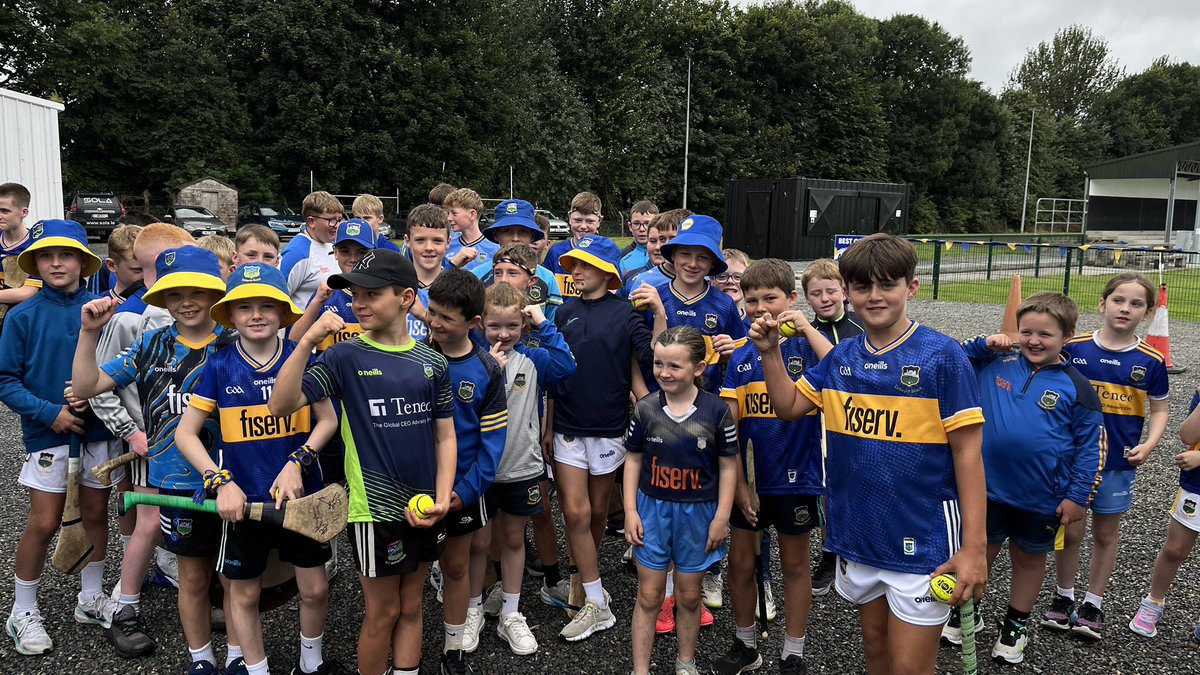 HenryMcKean's tweet image. Meet John with his song ‘Team of Dreams’ at JK Brackens GAA Club in Templemore, getting ready for the Tipperary Vs Cork All – Ireland Hurling Final on Sunday. @PatKennyNT @NewstalkFM @JKBrackensGAA @officialgaa #tippvcork #corkvtipp #allirelandfinal #hurling #gaa