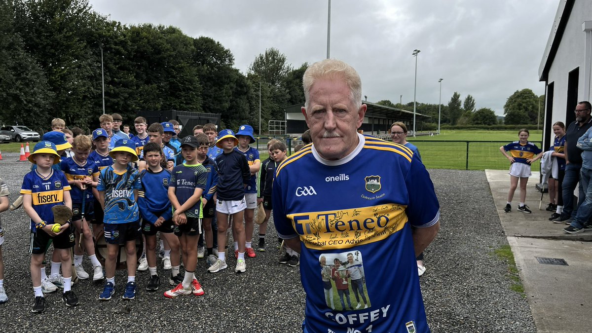 HenryMcKean's tweet image. Meet John with his song ‘Team of Dreams’ at JK Brackens GAA Club in Templemore, getting ready for the Tipperary Vs Cork All – Ireland Hurling Final on Sunday. @PatKennyNT @NewstalkFM @JKBrackensGAA @officialgaa #tippvcork #corkvtipp #allirelandfinal #hurling #gaa