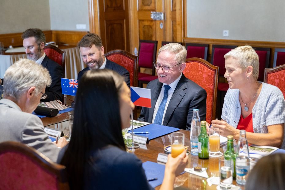 AusAmbPoland's tweet image. Thank you to President of the 🇨🇿 Czech Senate @Vystrcil_Milos & Deputy Speaker @KarelHavlicek_ for hosting discussions this week with President of the NSW Legislative Council @BenFranklinNats. Parliamentary democracy is something we value and nurture 🇦🇺 🇨🇿
