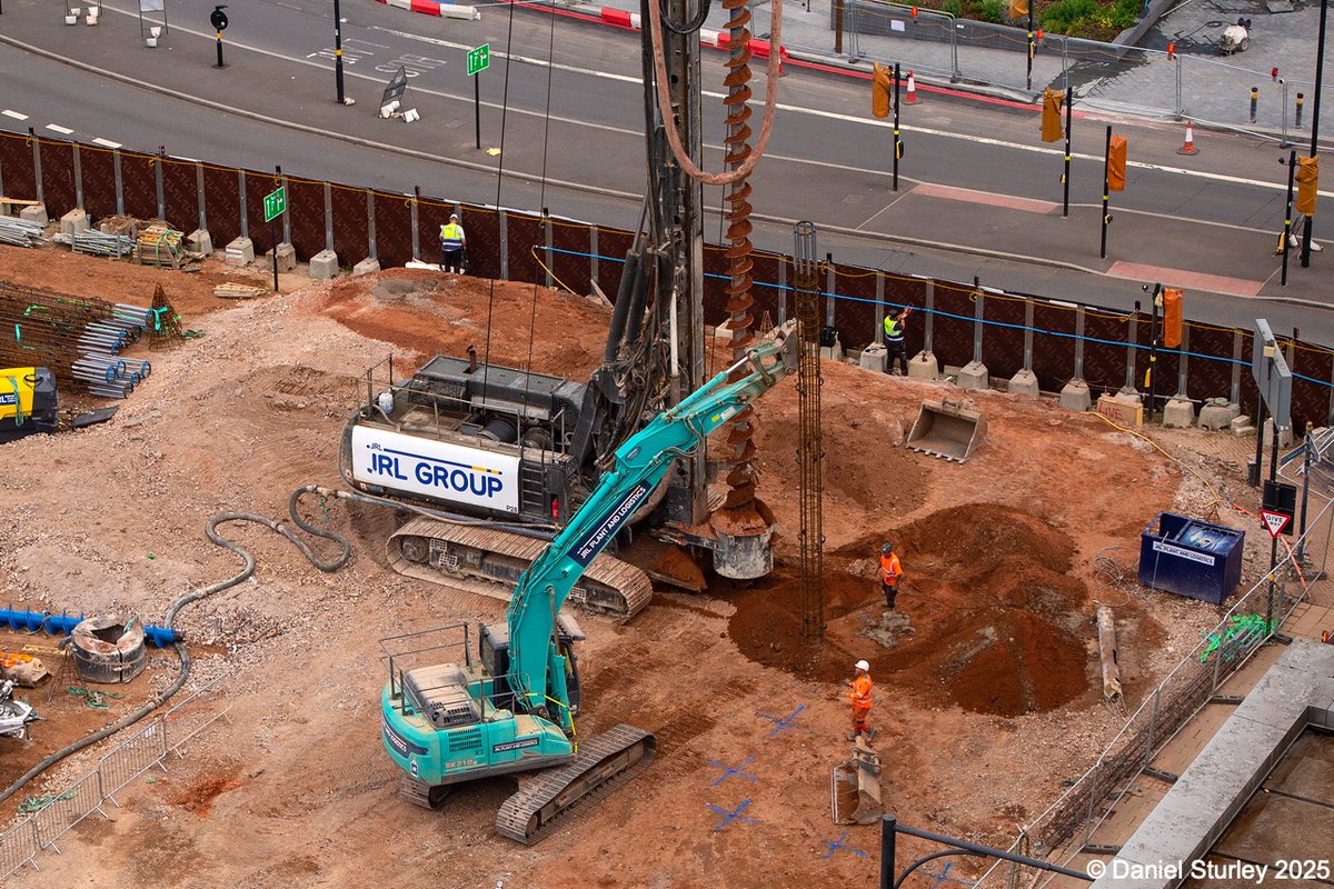 #Birmingham UK, the first foundation piles are going in at the #construction of the Edition #development 😃 
#BirminghamWeAre #Rising 
#Photography